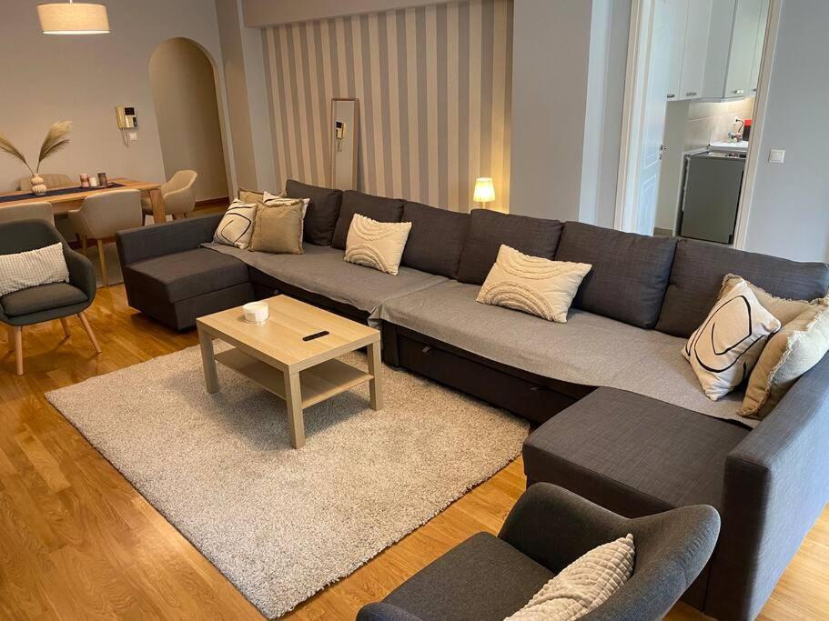 Classy 3Br With 2 Bathrooms Apartment In Marousi Athen Eksteriør bilde