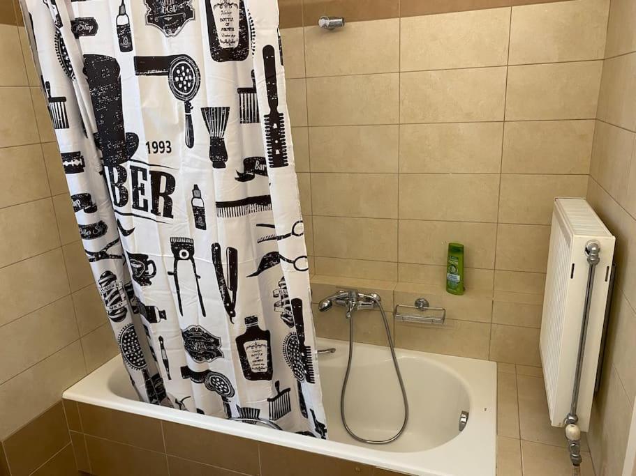 Classy 3Br With 2 Bathrooms Apartment In Marousi Athen Eksteriør bilde