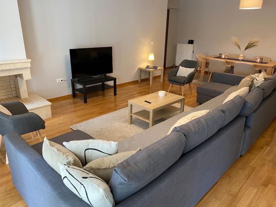 Classy 3Br With 2 Bathrooms Apartment In Marousi Athen Eksteriør bilde