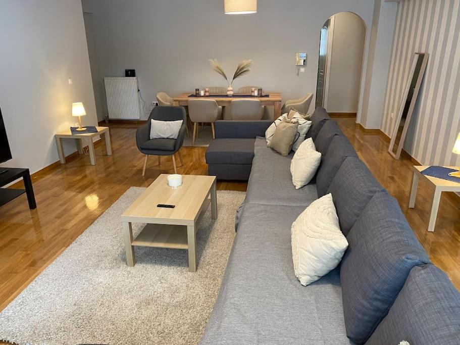 Classy 3Br With 2 Bathrooms Apartment In Marousi Athen Eksteriør bilde